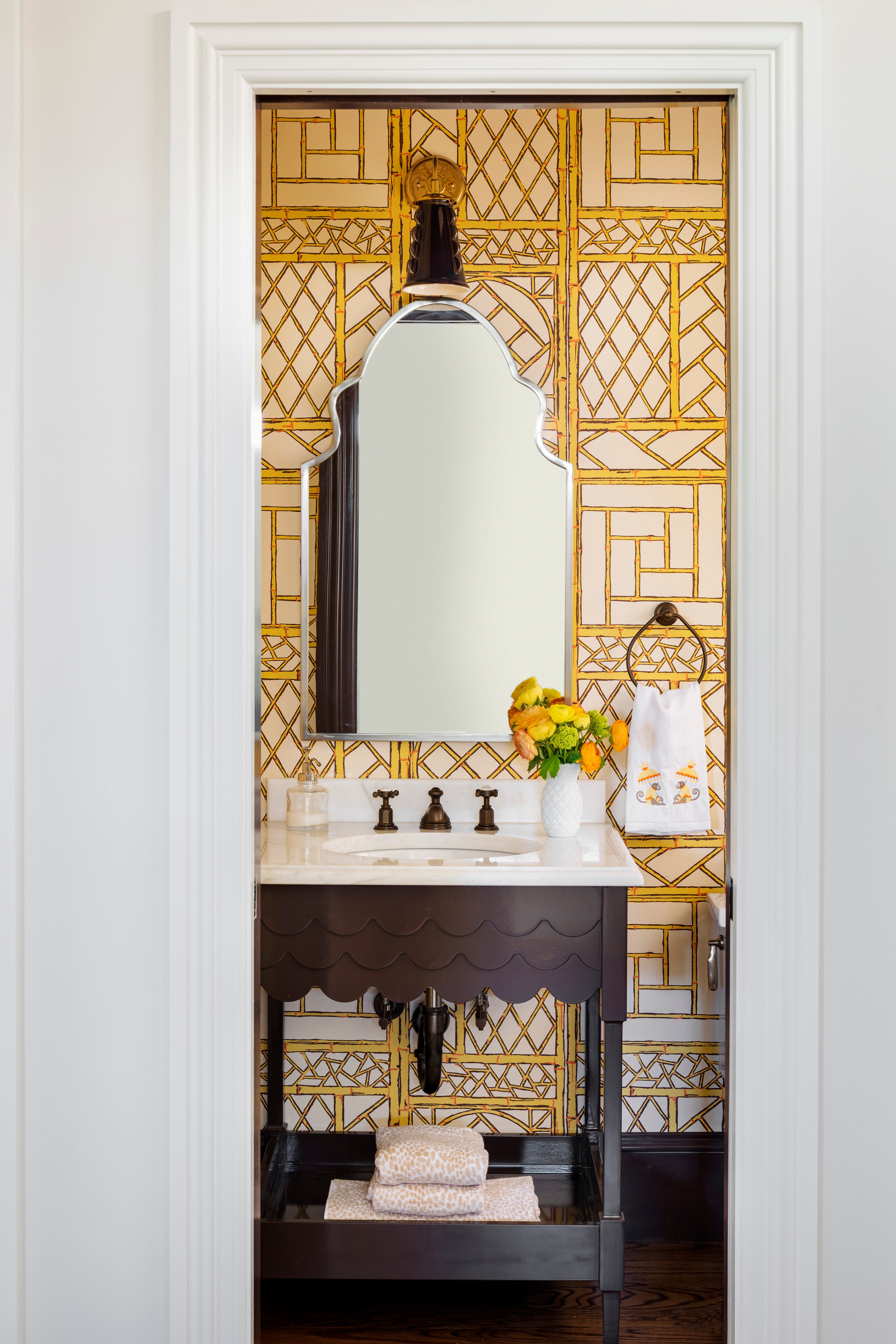 Capr Vanity 28