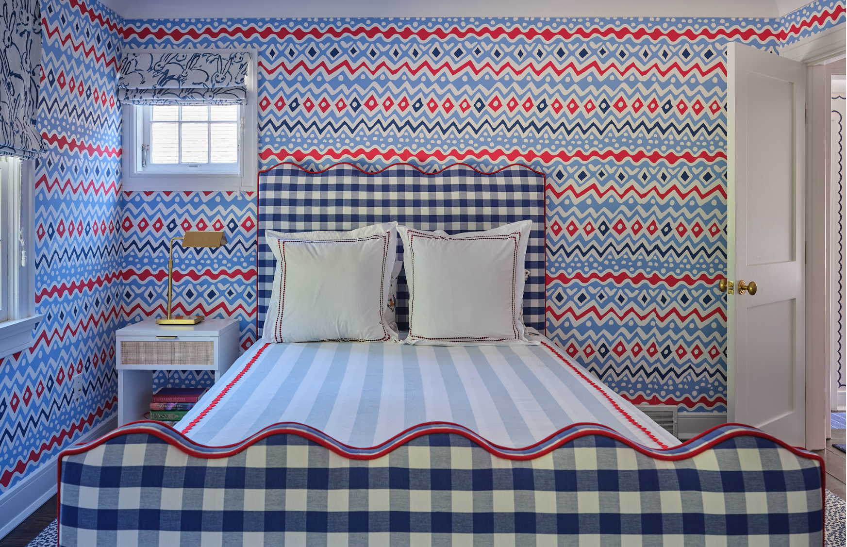 Wave Platform Bed with Footboard