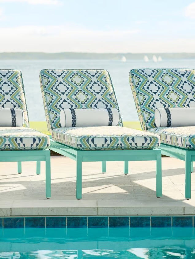 oomph Outdoor Chaise